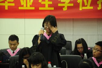 毕业生发表离别感想，真情流露